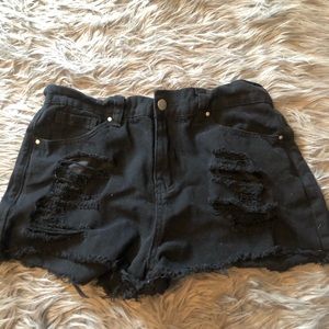 PRETTY LITTLE THING Black shorts